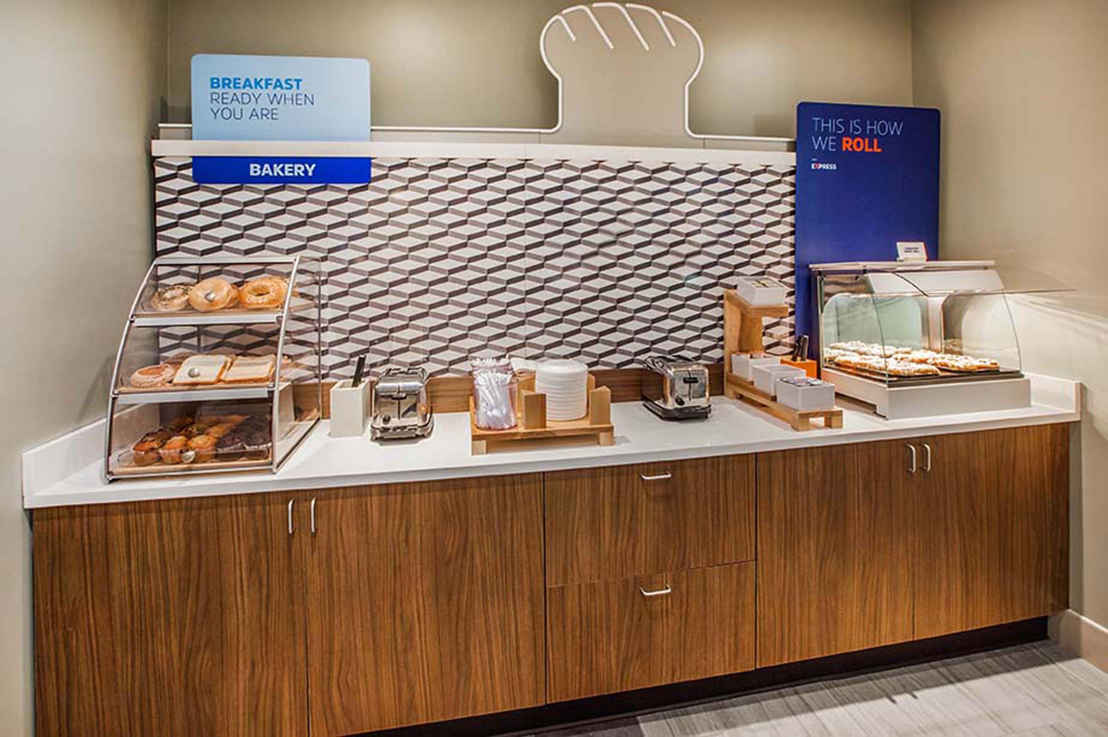 Holiday Inn Express & Suites Houston - Memorial Park Area By Ihg Экстерьер фото