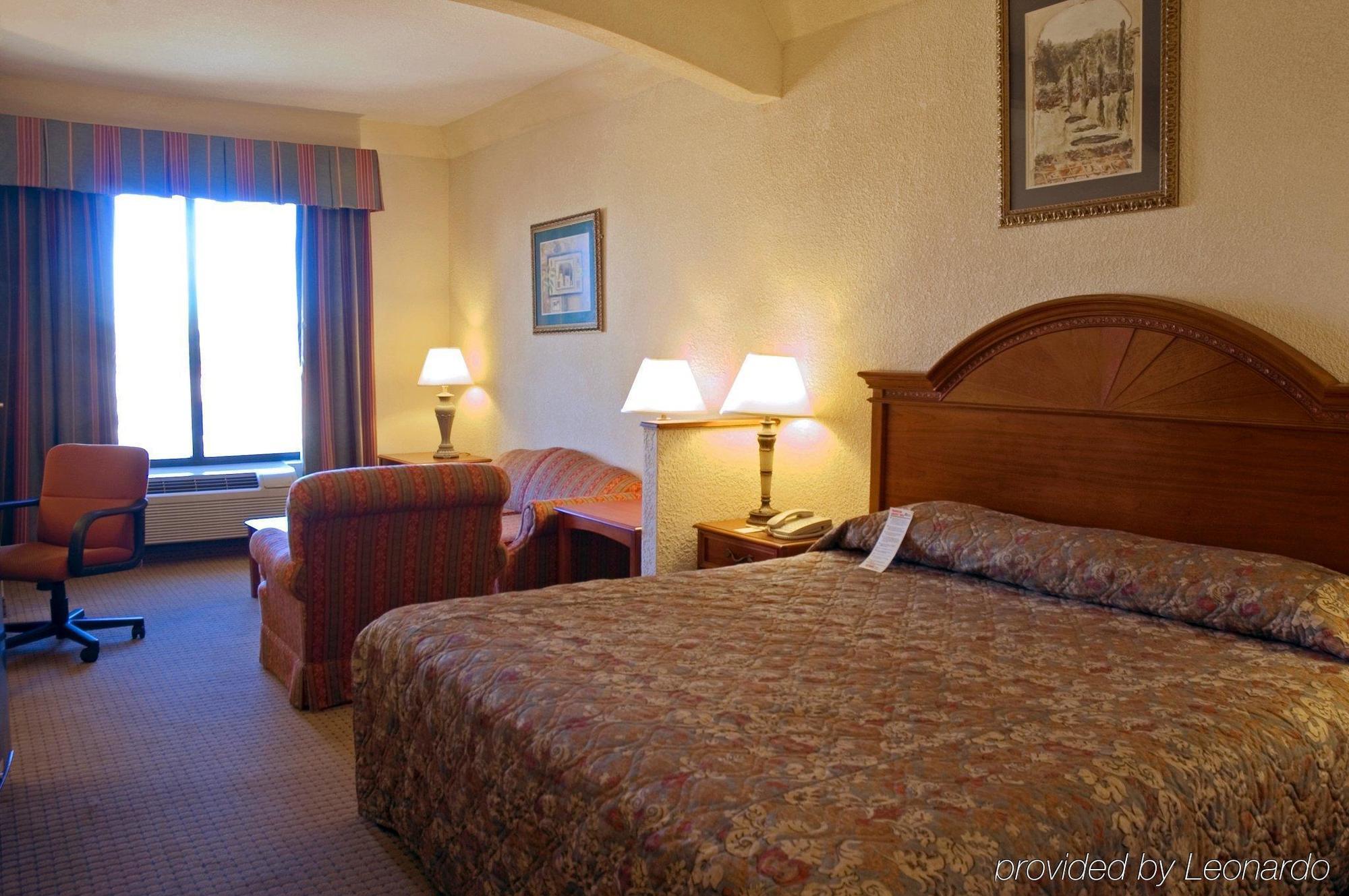Holiday Inn Express & Suites Houston - Memorial Park Area By Ihg Экстерьер фото