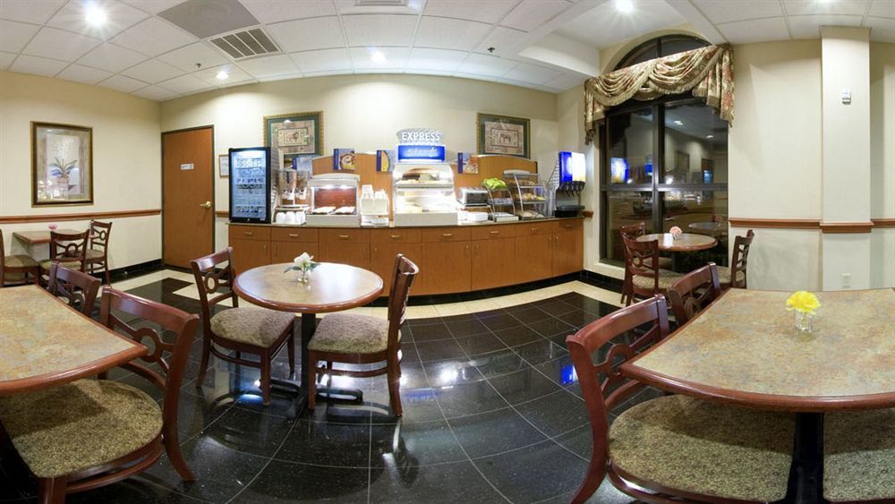 Holiday Inn Express & Suites Houston - Memorial Park Area By Ihg Экстерьер фото