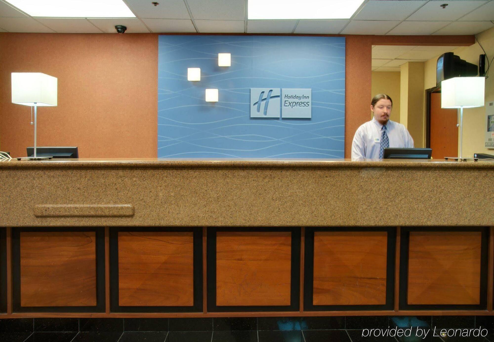 Holiday Inn Express & Suites Houston - Memorial Park Area By Ihg Экстерьер фото